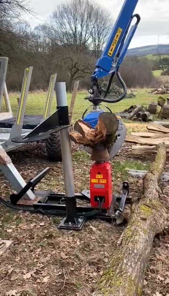 LM Model 800 ccm (45 kW) cone ø200x400 mm for forestry trailer with console