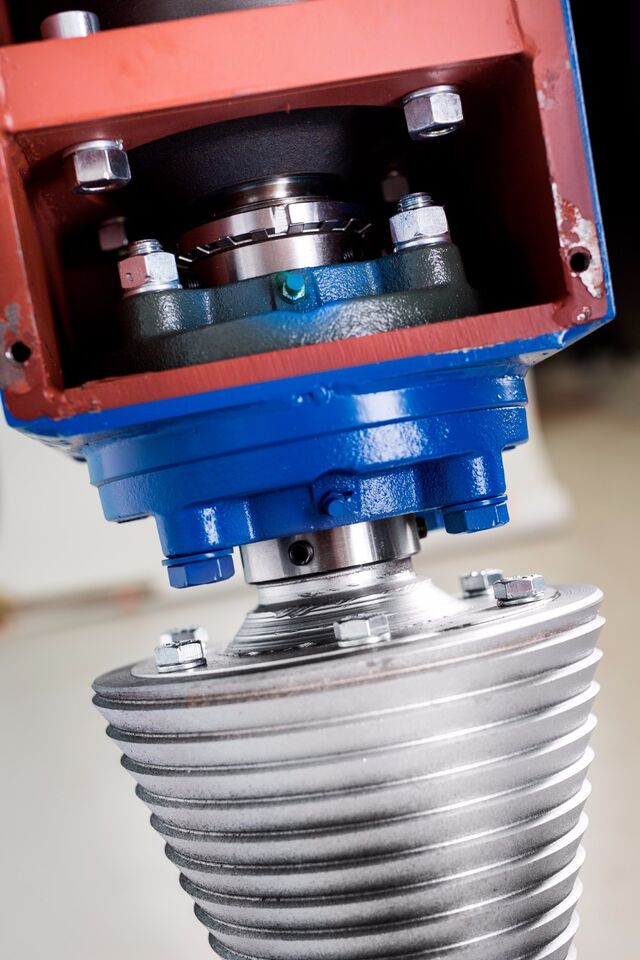 LM Model 1,100 cc (65 kW), without cone