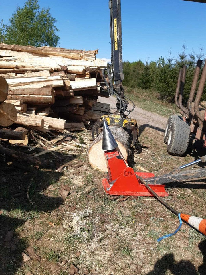 LM Model 800 ccm (45 kW) cone ø230x460 mm for forestry trailer with console