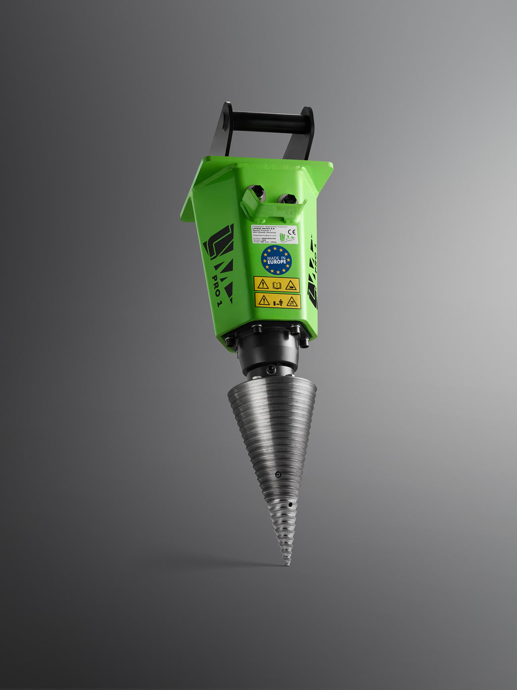 Model PRO1 800 ccm (45kW) cone ø230x460 mm with euro hitch for tractor or loader