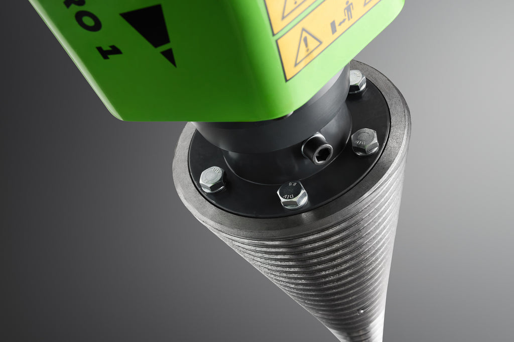 Model PRO1 800 ccm (45kW) cone ø230x460 mm with euro hitch for tractor or loader