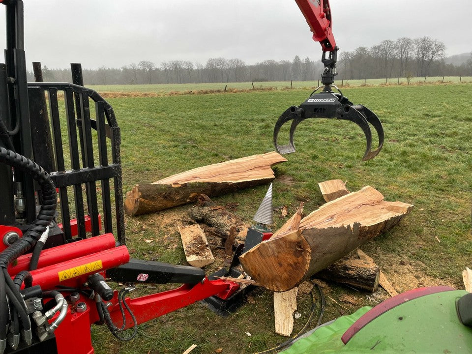 LM Model 800 ccm (45 kW) cone ø200x400 mm for forestry trailer with console